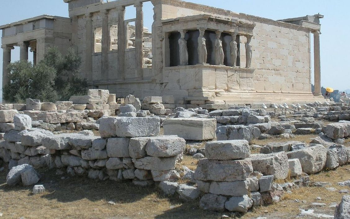 Sanat işlemeli bir Atina kahvesi